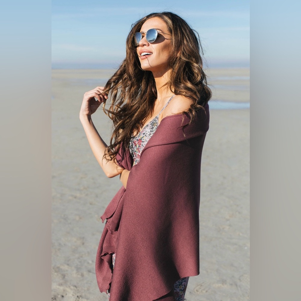 Savvi Amber Sweater Wrap - Picture 2 of 16